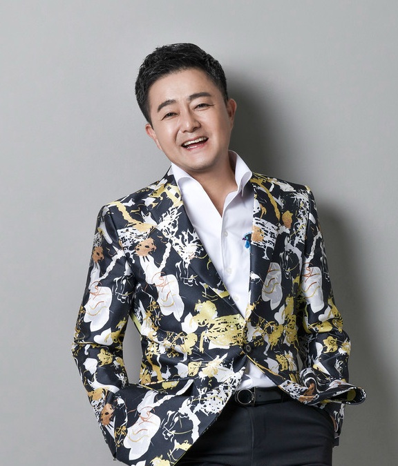 Jin Simon 메인 프로필 사진